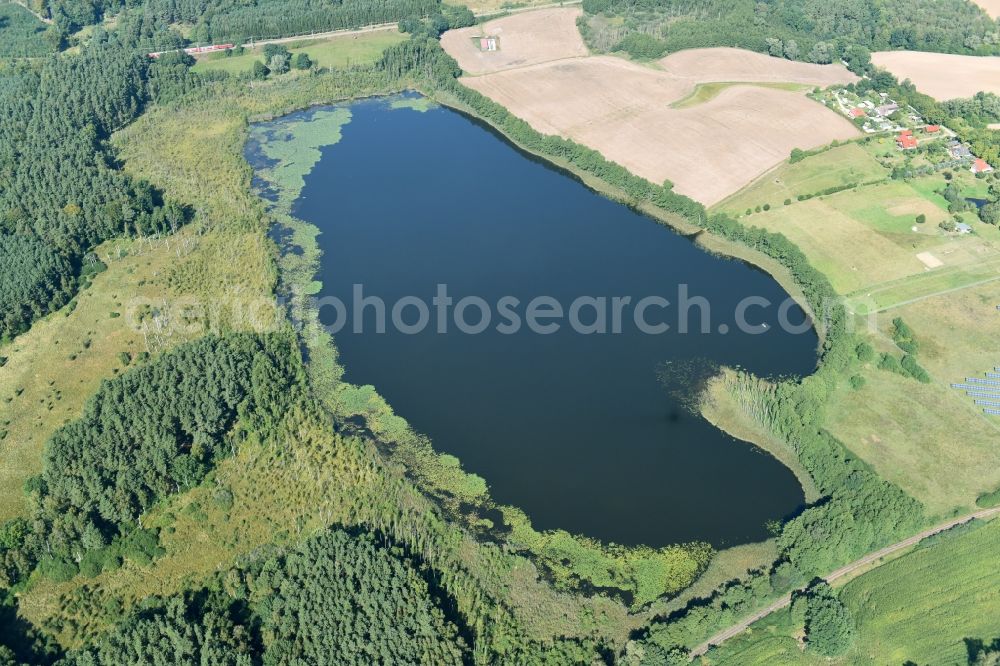 Aerial photograph Thurow - Riparian areas on the lake area of Freischulzensee in Thurow in the state Mecklenburg - Western Pomerania