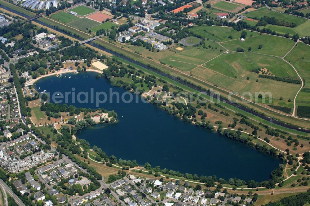 Aerial photograph Offenburg - Riparian areas on the lake area of lake Gifiz in Offenburg in the state Baden-Wuerttemberg