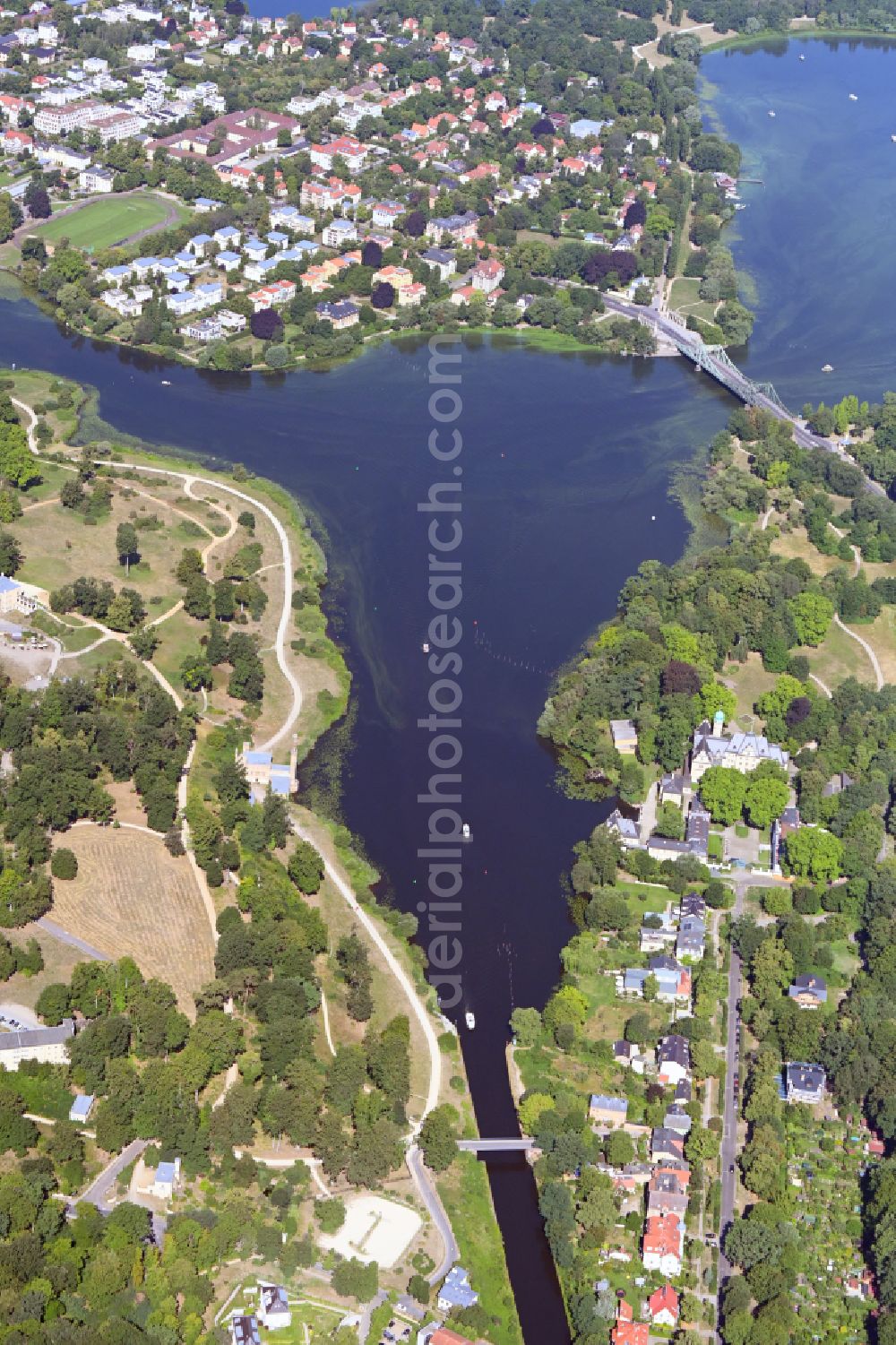 Potsdam from above - Riparian areas on the lake area of Glienicker See in the district Babelsberg Nord in Potsdam in the state Brandenburg, Germany