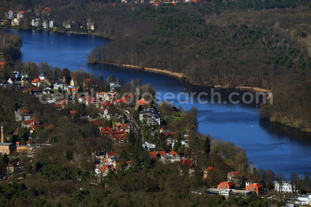 Potsdam from above - Riparian areas on the lake area of Griebnitzsee in the district Babelsberg in Potsdam in the state Brandenburg