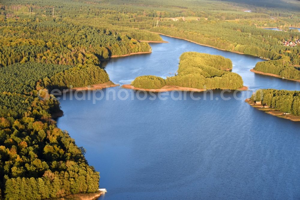 Wentow from the bird's eye view: Riparian areas on the lake area of Grosser Wentowsee in Wentow in the state Brandenburg, Germany