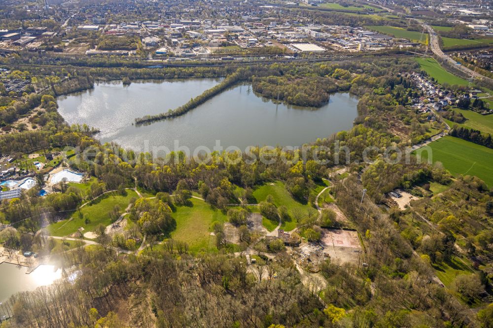 Dortmund from the bird's eye view: Riparian areas on the lake area of Hallerey Reserve in the district Hallerey in Dortmund at Ruhrgebiet in the state North Rhine-Westphalia, Germany