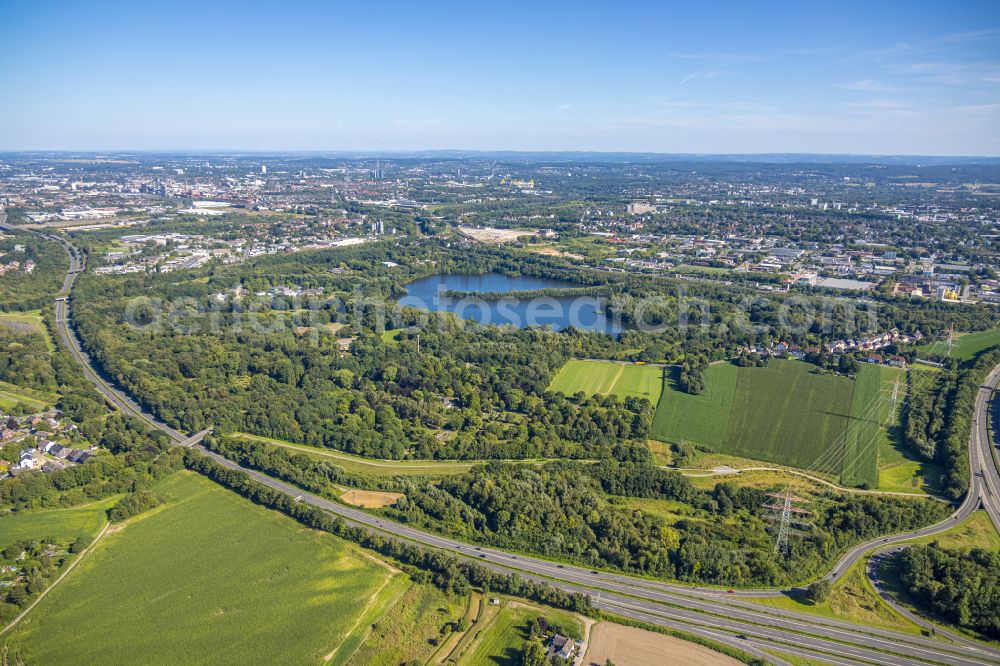 Aerial photograph Dortmund - Riparian areas on the lake area of Hallerey Reserve in the district Hallerey in Dortmund at Ruhrgebiet in the state North Rhine-Westphalia, Germany