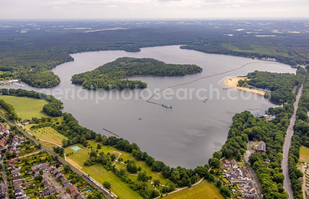 Aerial photograph Haltern am See - Riparian areas on the lake area of Halterner Stausee in Haltern am See at Ruhrgebiet in the state North Rhine-Westphalia, Germany