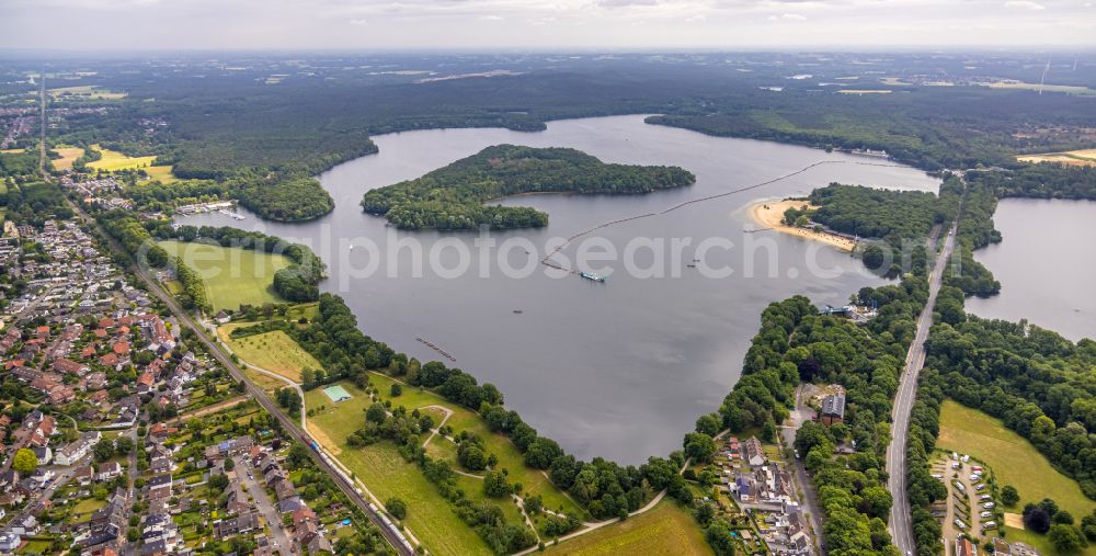 Haltern am See from the bird's eye view: Riparian areas on the lake area of Halterner Stausee in Haltern am See at Ruhrgebiet in the state North Rhine-Westphalia, Germany