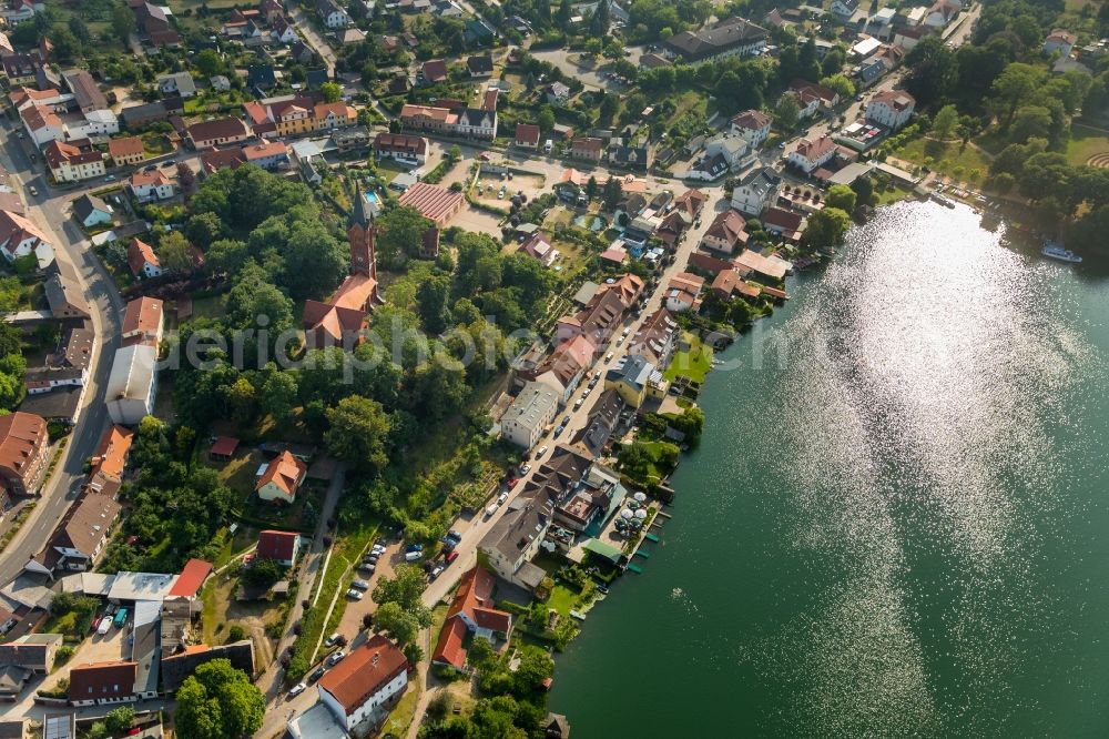 Aerial image Feldberger Seenlandschaft - Riparian areas on the lake area of Houselake at a residential area in the district Feldberg in Feldberger Seenlandschaft in the state Mecklenburg - Western Pomerania