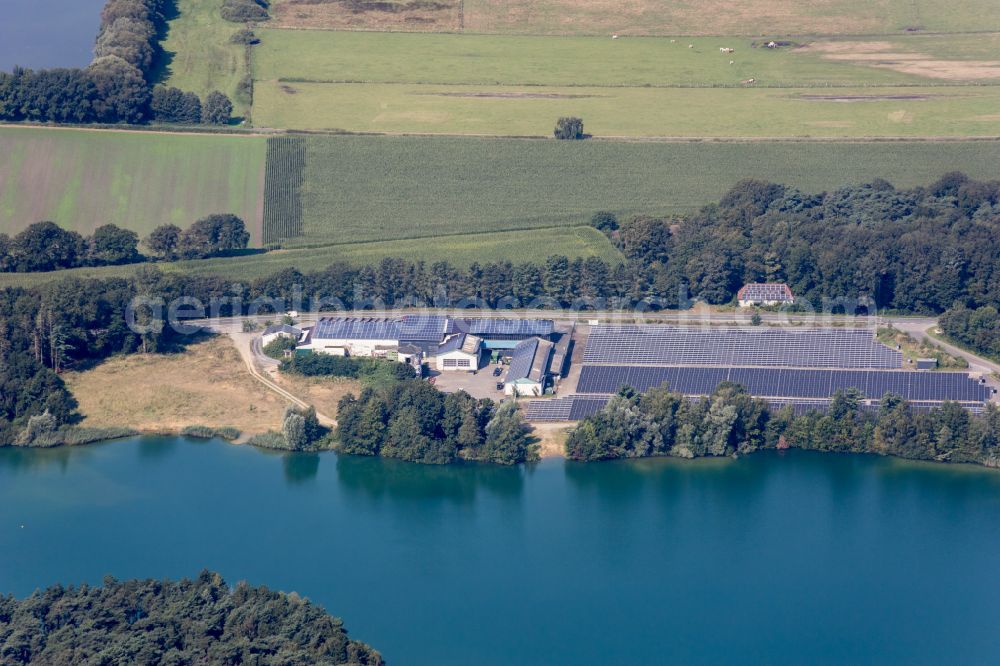 Aerial image Coesfeld - Riparian areas on the lake area of Kalkisee on street Stevede in Coesfeld in the state North Rhine-Westphalia, Germany