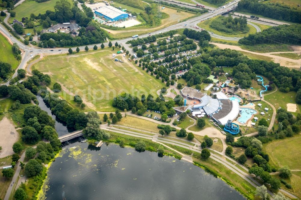 Bochum from the bird's eye view: Riparian areas on the lake area of Kemnader See - Oelbach in Bochum in the state North Rhine-Westphalia, Germany