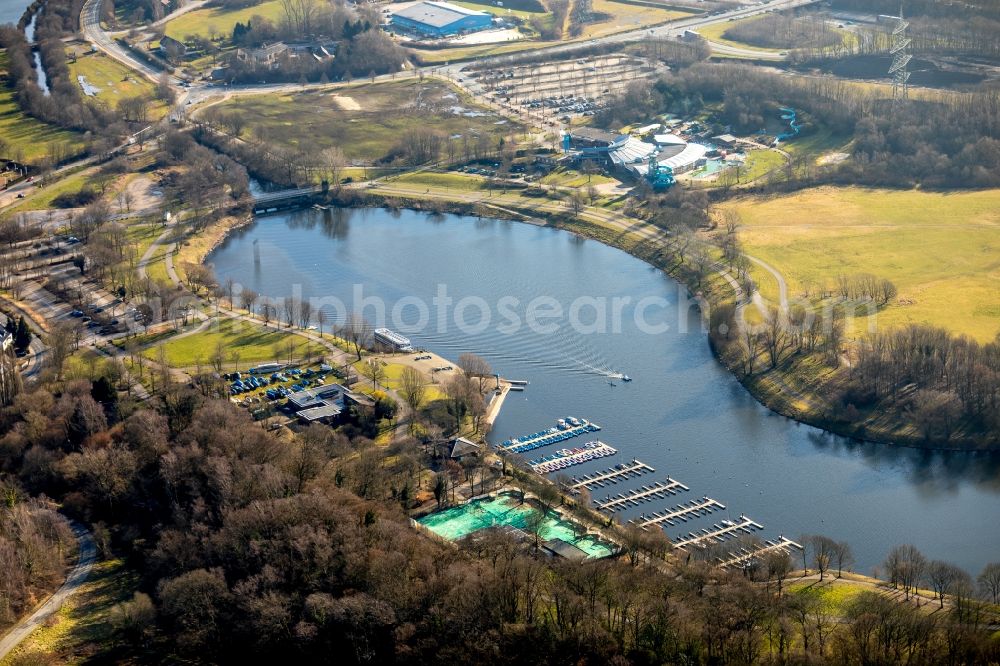 Bochum from the bird's eye view: Riparian areas on the lake area of Kemnader See - Oelbach in Bochum in the state North Rhine-Westphalia, Germany