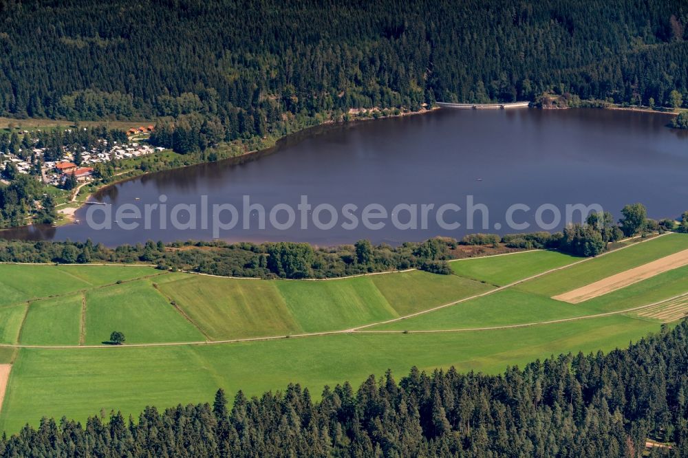 Bräunlingen from the bird's eye view: Riparian areas on the lake area of Kirnbergsee in Braeunlingen in the state Baden-Wurttemberg, Germany