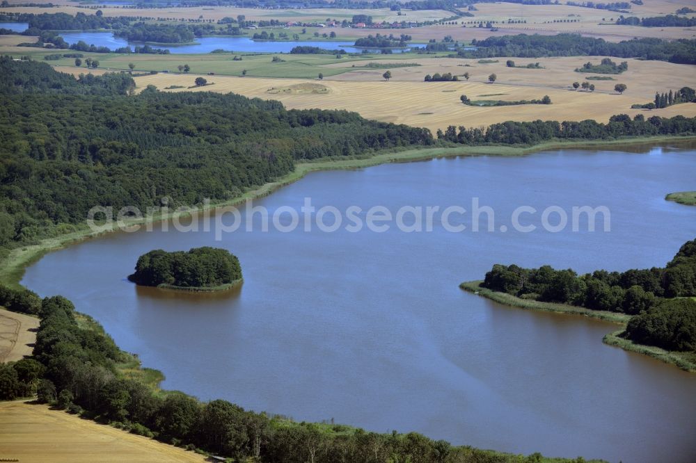 Aerial photograph Klein Vielen - Riparian areas on the lake area of Kleinvielener See in Klein Vielen in the state Mecklenburg - Western Pomerania