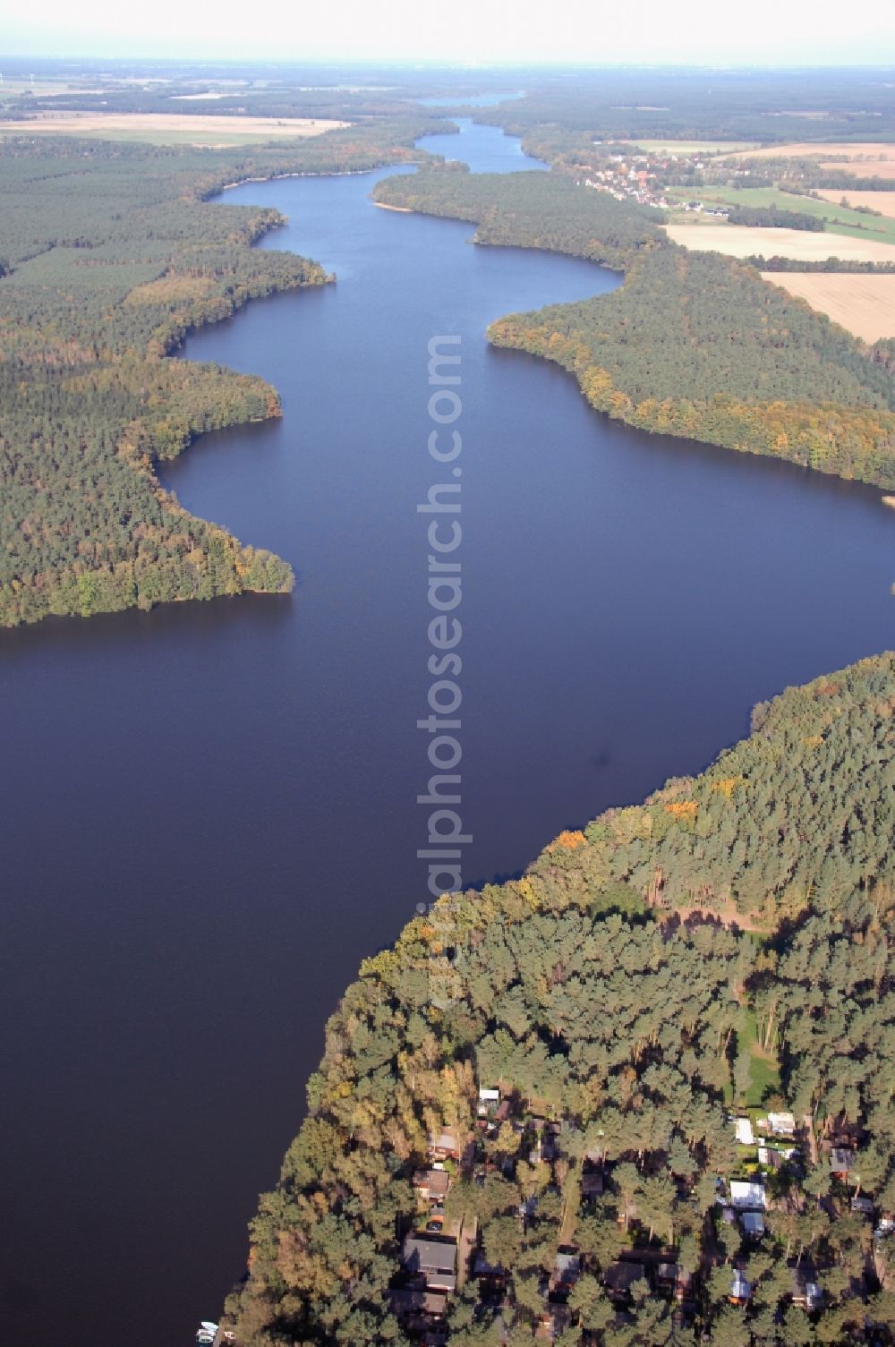 Wusterhausen/Dosse from the bird's eye view: Riparian areas on the lake area of Klempowsee in Wusterhausen/Dosse in the state Brandenburg, Germany