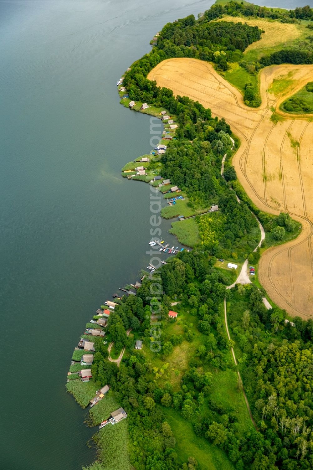 Aerial photograph Krakow am See - Riparian areas on the lake area of Krakower See in Krakow am See in the state Mecklenburg - Western Pomerania