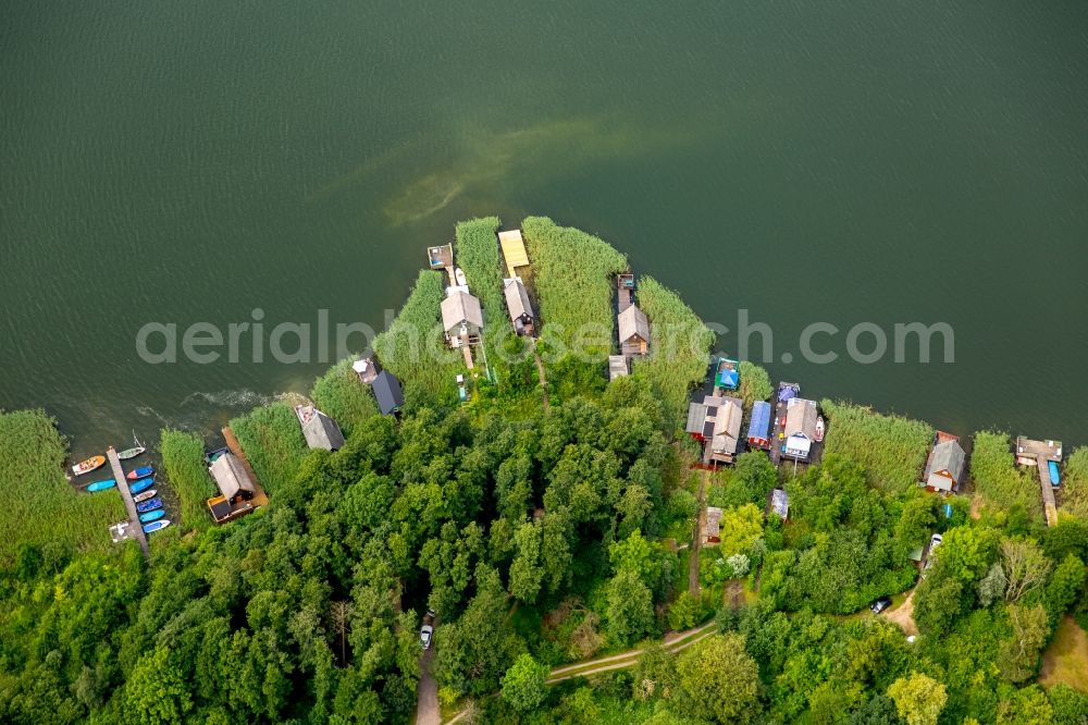 Aerial photograph Krakow am See - Riparian areas on the lake area of Krakower See in Krakow am See in the state Mecklenburg - Western Pomerania