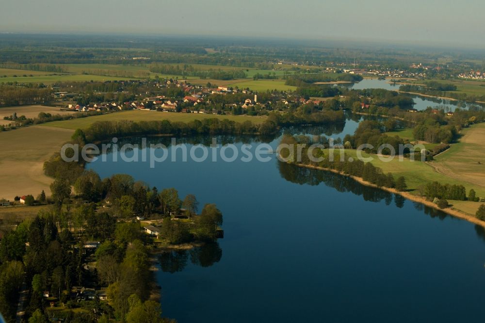 Hammer from the bird's eye view: Riparian areas at the lake area of a??a??the Kuhpanzsee in Hammer in the state Brandenburg, Germany