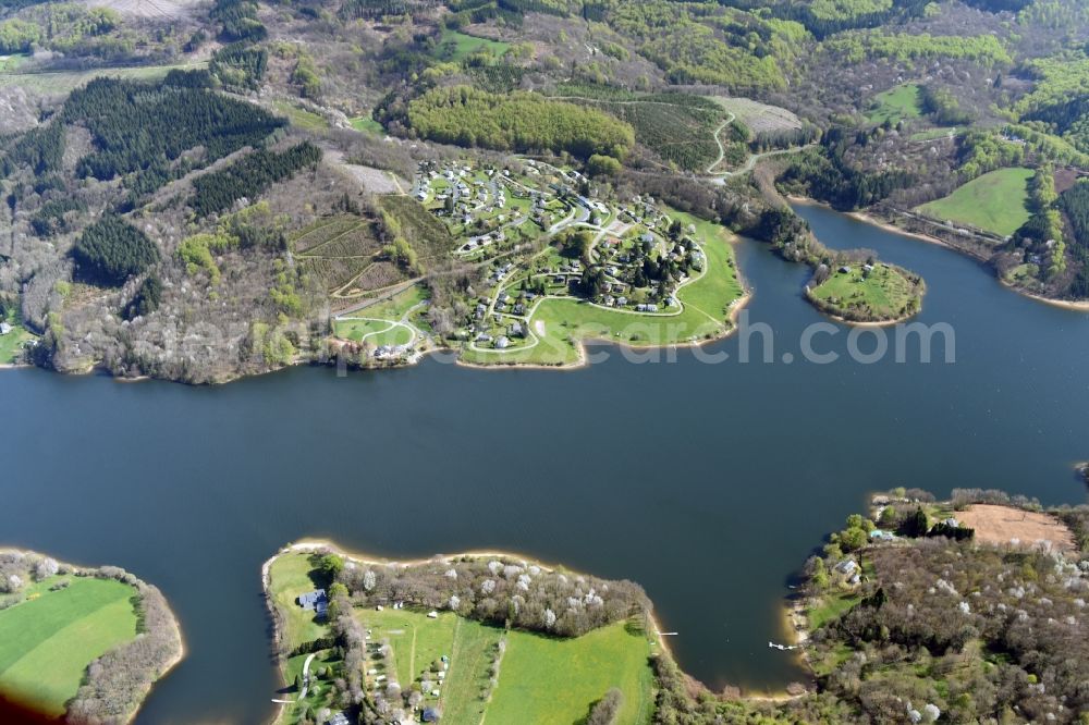 Aerial photograph Languedoc-Roussillon - Riparian areas on the lake area of L'Agout in Languedoc-Roussillon in Languedoc-Roussillon Midi-Pyrenees, France