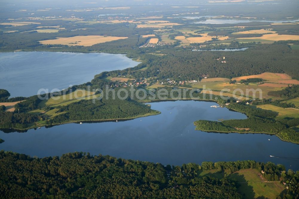 Aerial photograph Heidesee - Riparian areas on the lake area of Langer See in Heidesee in the state Brandenburg, Germany