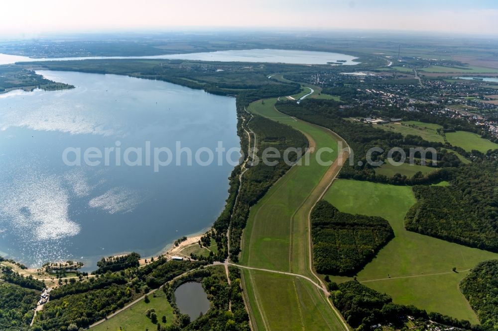 Aerial image Leipzig - Riparian areas on the lake area of Lauer in a forest area in the district Knauthain in Leipzig in the state Saxony, Germany