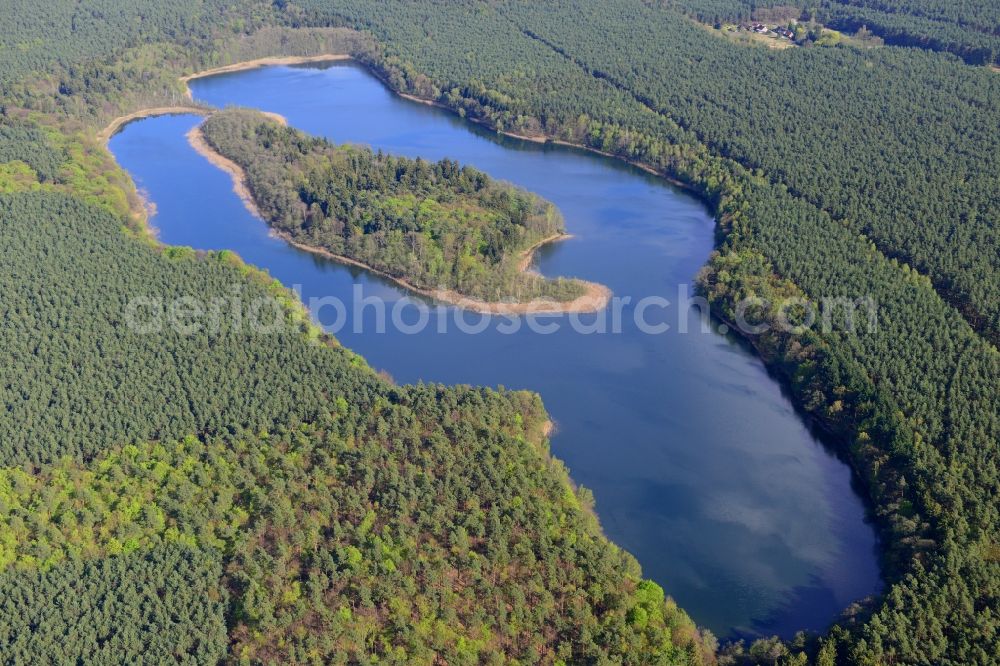 Aerial photograph Temmen-Ringenwalde - Riparian areas on the sea area of Libbesickesee in Temmen-Ringenwalde in the state Brandenburg