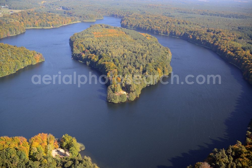 Aerial image Wandlitz - Riparian areas on the lake area of Liepnitzsee around the Island Grosser Werder in Wandlitz in the state Brandenburg