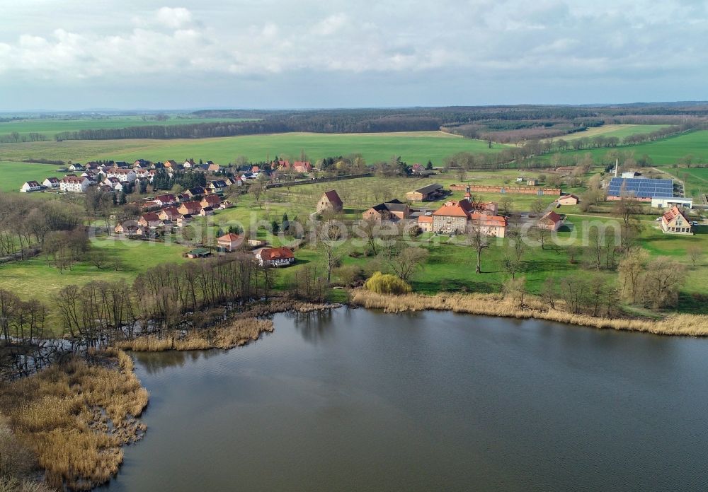 Aerial image Lietzen - Riparian areas on the lake area of Lietzener See in Lietzen in the state Brandenburg, Germany