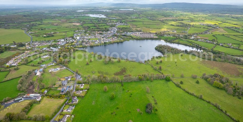 Newmarket on Fergus from the bird's eye view: Riparian areas on the lake area of Lough Gash in Newmarket on Fergus in Clare, Ireland