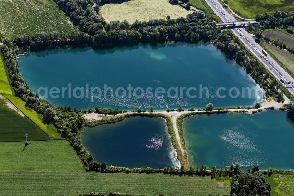 Aerial image Marzling - Riparian areas on the lake area of Marzlinger Weiher in Marzling in the state Bavaria, Germany