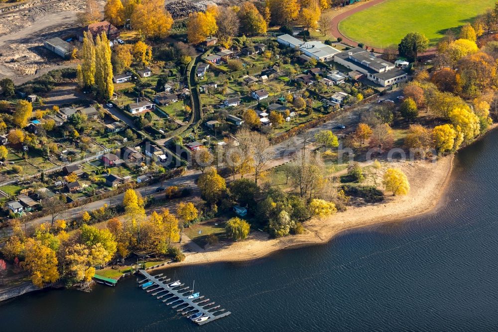 Duisburg from above - Riparian areas on the lake area of Masurensee in Duisburg in the state North Rhine-Westphalia, Germany