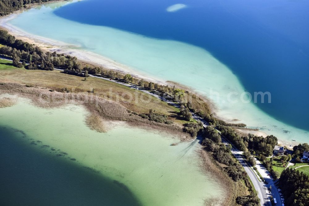 Mattsee from the bird's eye view: Riparian areas on the lake area of in Mattsee in Salzburg, Austria