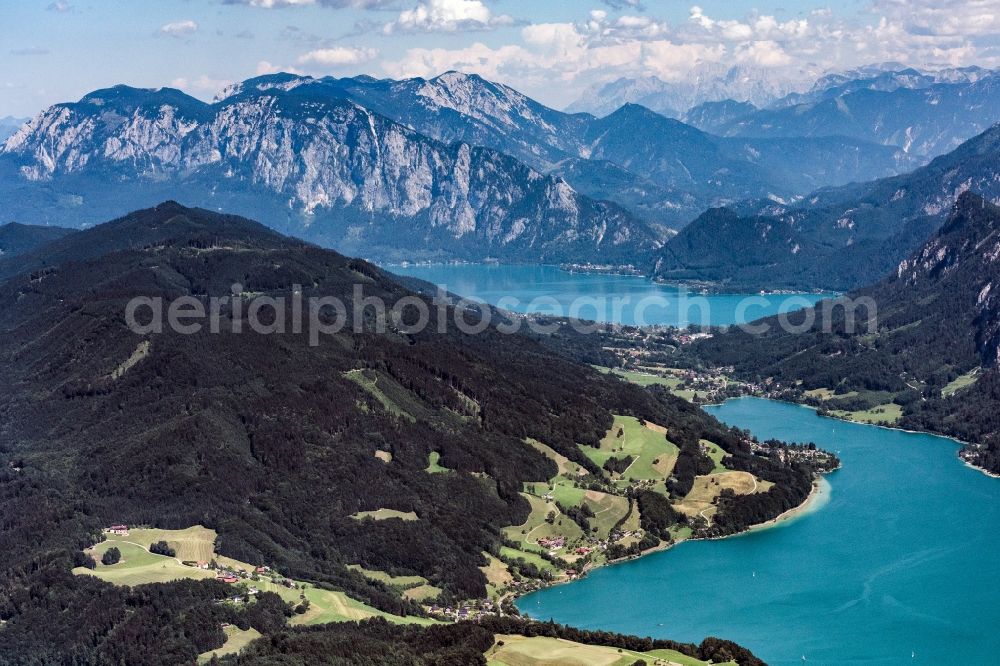 Unterach am Attersee from the bird's eye view: Riparian areas on the lake area of Mondsee and Attersee in Unterach am Attersee in Oberoesterreich, Austria