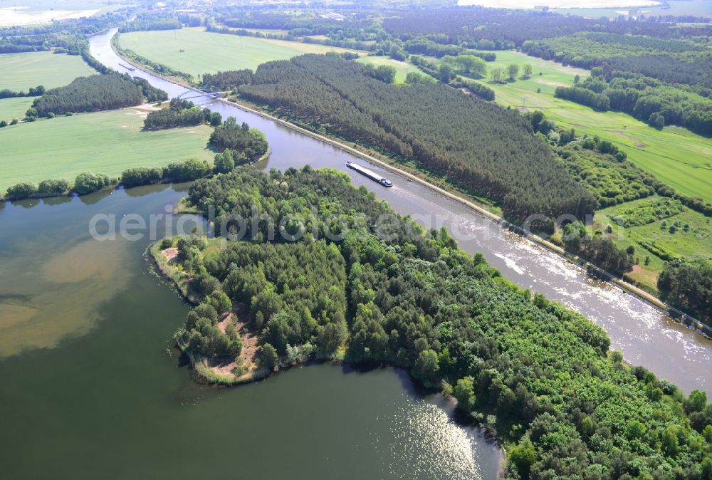 Aerial photograph Niegripp - Riparian areas on the lake area in Niegripp in the state Saxony-Anhalt