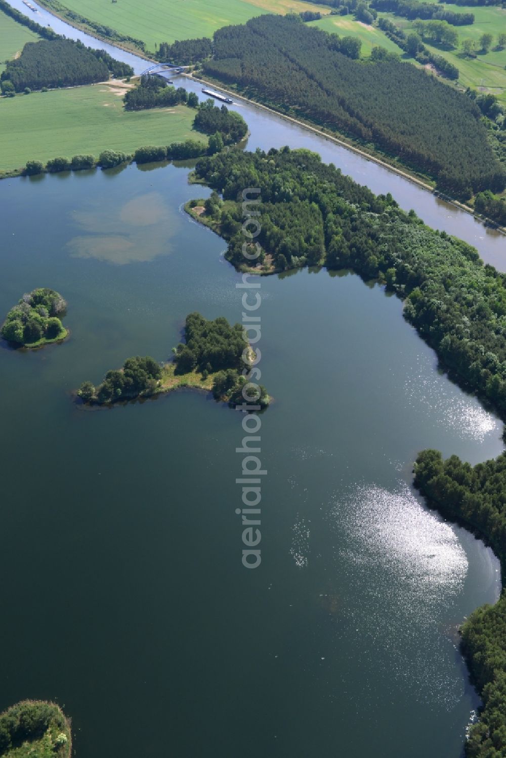 Aerial image Niegripp - Riparian areas on the lake area in Niegripp in the state Saxony-Anhalt