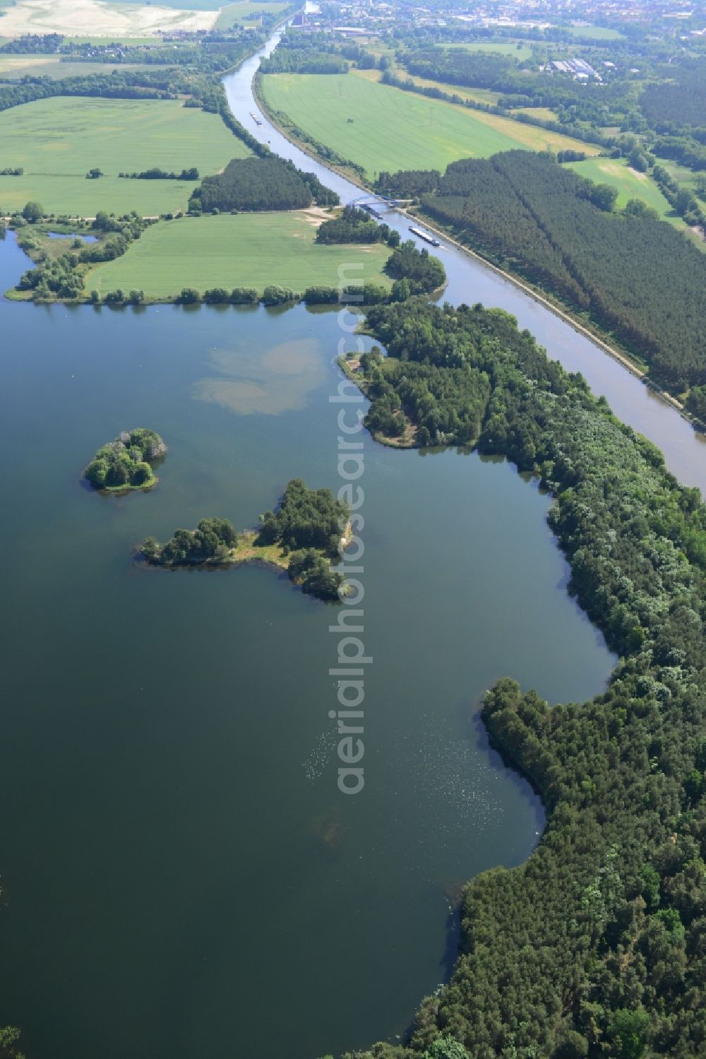 Aerial photograph Niegripp - Riparian areas on the lake area in Niegripp in the state Saxony-Anhalt