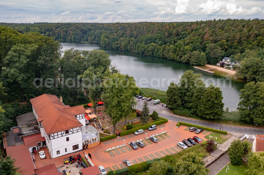 Wandlitz from the bird's eye view: Riparian areas on the lake area of Obersee in a forest area in Lanke in Wandlitz in the state Brandenburg, Germany