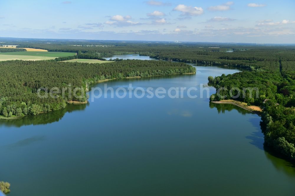 Aerial image Karnzow - Riparian areas on the lake area of Obersee in a forest area in the district Drewen in Karnzow in the state Brandenburg, Germany