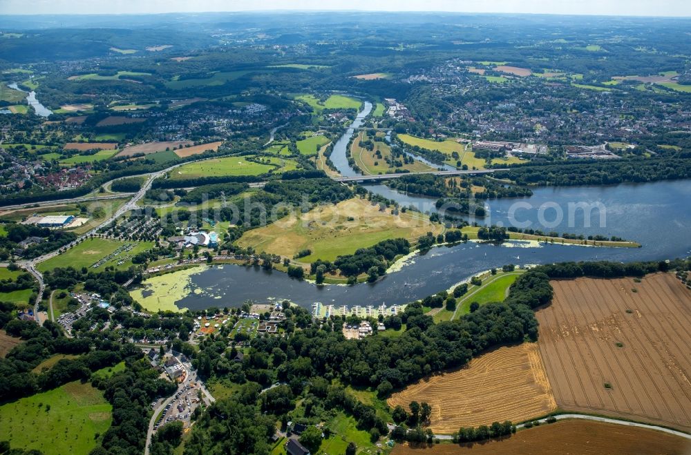 Aerial image Witten - Riparian areas on the lake area of Oelbach in Witten in the state North Rhine-Westphalia. Also shown is the Freizeitzentrum Kemnade