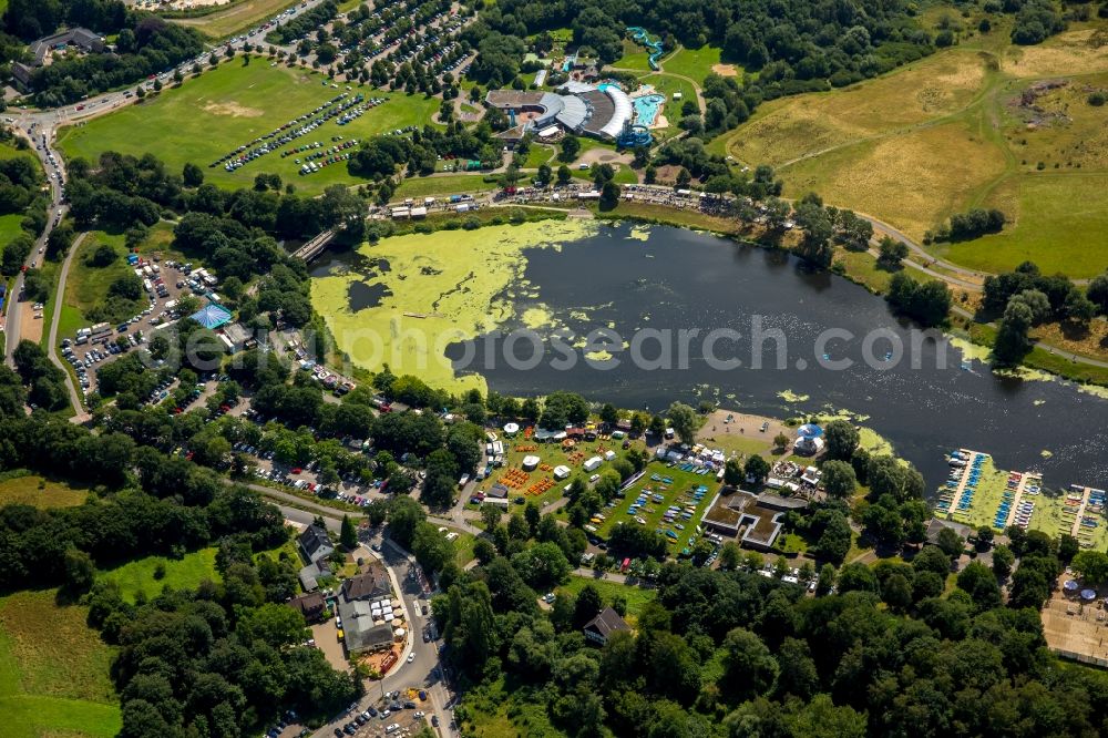 Aerial photograph Witten - Riparian areas on the lake area of Oelbach in Witten in the state North Rhine-Westphalia. Also shown is the Freizeitzentrum Kemnade