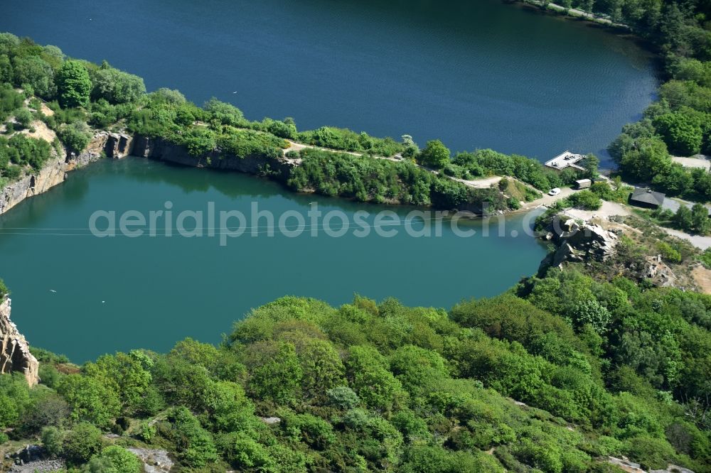 Allinge from the bird's eye view: Shore areas of the lake Opalsee - Opalsoen in a disused quarry on the island of Bornholm in Allinge Region Hovedstaden, Denmark