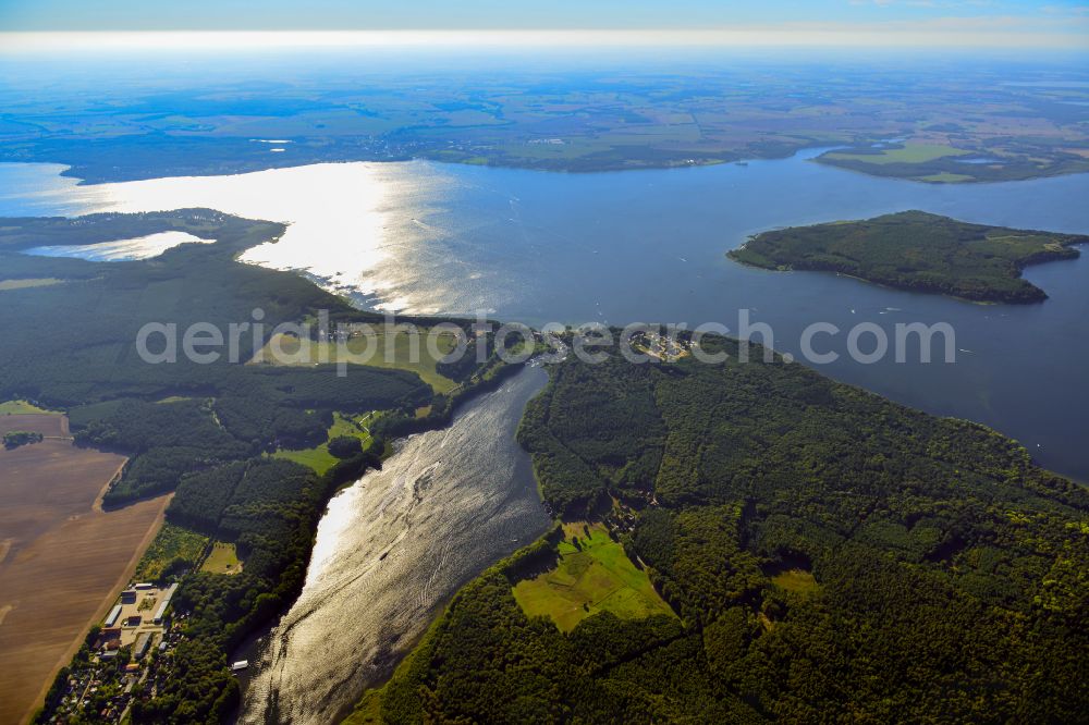 Aerial photograph Plau am See - Riparian areas on the lake area of in Plau am See in the state Mecklenburg - Western Pomerania, Germany