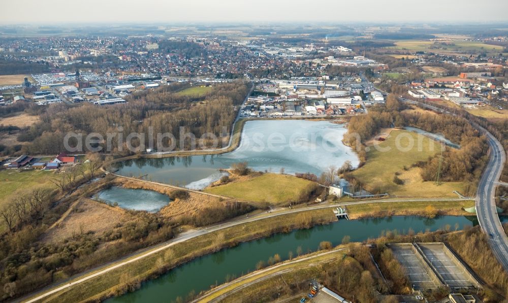 Aerial photograph Hamm - Riparian areas on the lake area of Radbodsee in the district Bockum-Hoevel in Hamm in the state North Rhine-Westphalia, Germany