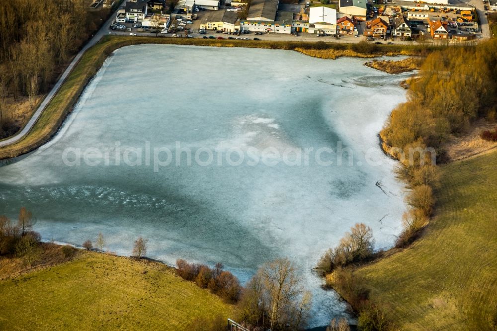 Hamm from the bird's eye view: Riparian areas on the lake area of Radbodsee in the district Bockum-Hoevel in Hamm in the state North Rhine-Westphalia, Germany