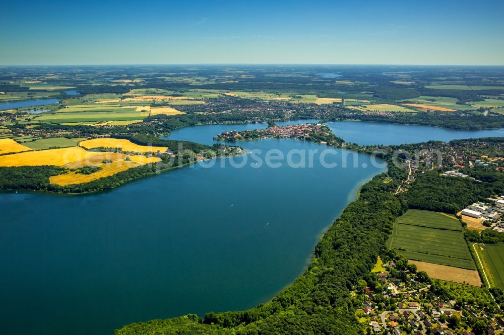 Aerial photograph Einhaus - Riparian areas on the lake area of Ratzeburger See near Einhaus in the state Schleswig-Holstein