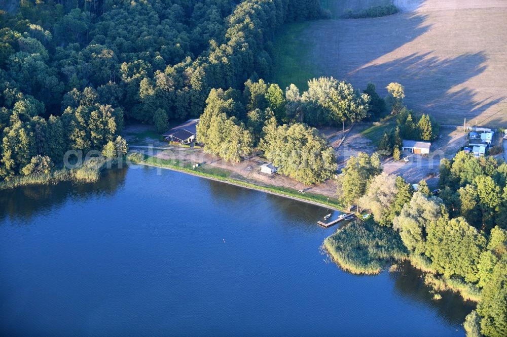 Aerial photograph Leuengarten - Riparian areas on the lake area of Rudower Sees in Leuengarten in the state Brandenburg, Germany