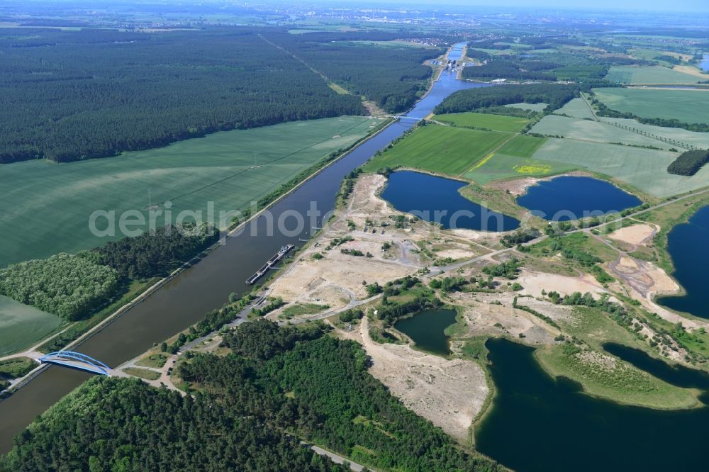 Aerial image Niegripp - Riparian areas on the lake area of the sand deposit areas in Niegripp in the state Saxony-Anhalt