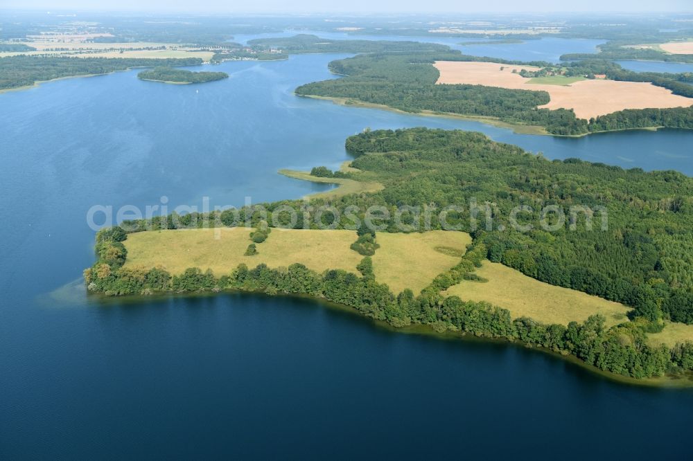 Aerial photograph Boissower - Riparian areas on the lake area of Schaalsee in Boissower in the state Mecklenburg - Western Pomerania