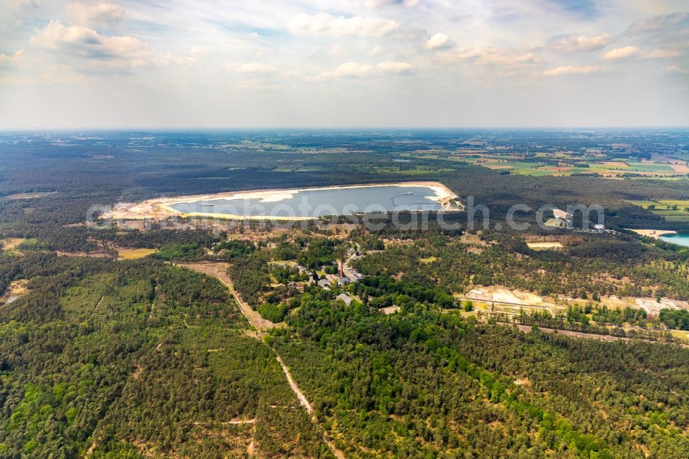 Aerial image Haltern am See - Riparian areas on the lake area of Silbersee in Haltern am See in the state North Rhine-Westphalia, Germany