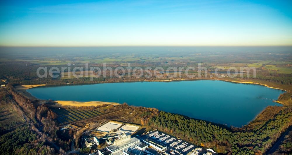 Aerial photograph Lehmbraken - Riparian areas on the lake area of Silbersee II in Lehmbraken in the state North Rhine-Westphalia, Germany