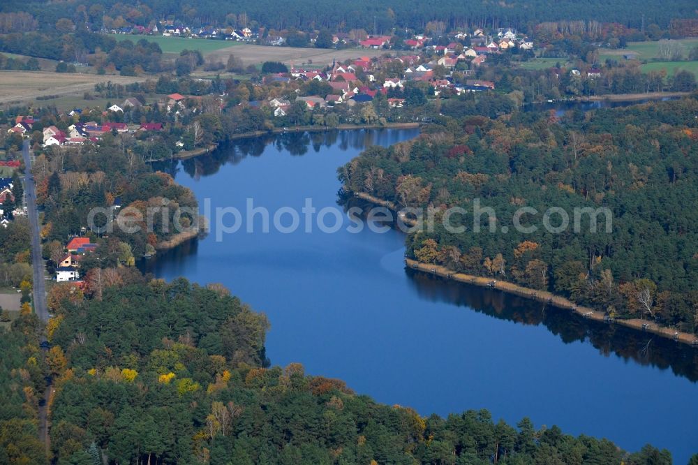 Stolzenhagen from above - Riparian areas on the lake area of Stolzenhagener See in Stolzenhagen in the state Brandenburg, Germany