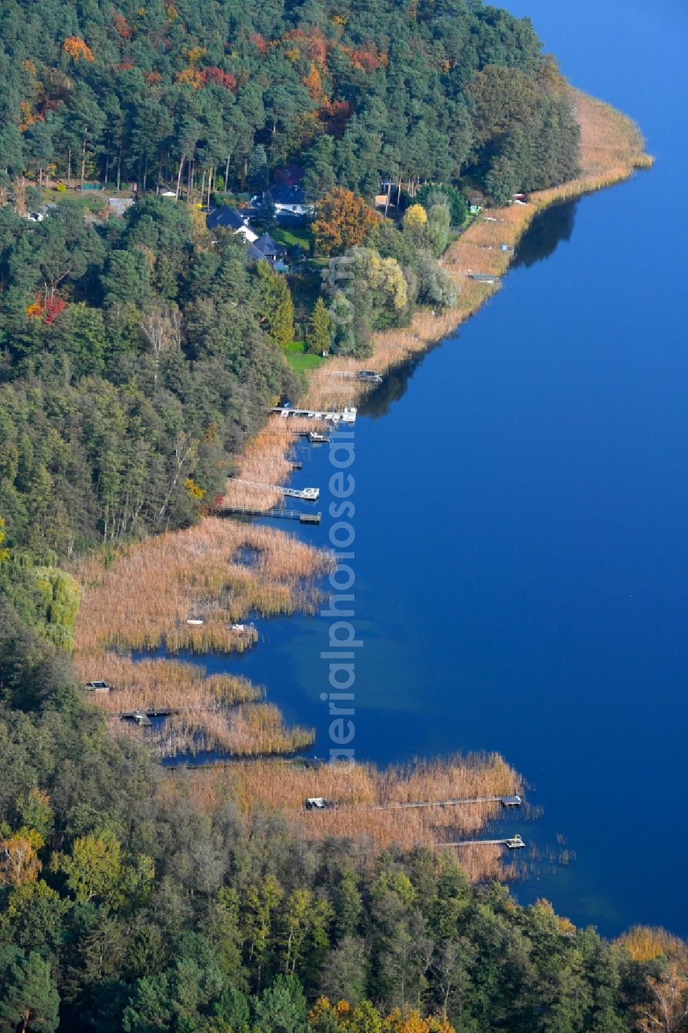 Aerial image Stolzenhagen - Riparian areas on the lake area of Stolzenhagener See in Stolzenhagen in the state Brandenburg, Germany