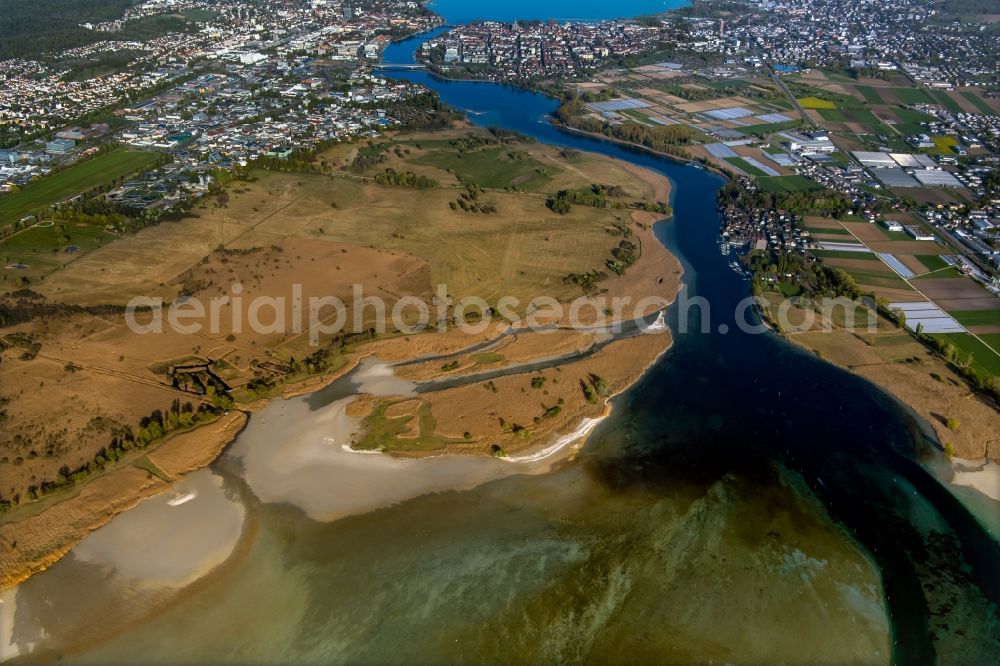 Konstanz from the bird's eye view: Riparian areas on the lake area of on Untersee in Konstanz at island Mainau in the state Baden-Wuerttemberg, Germany